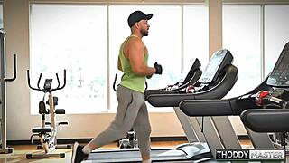 gym babe spreads wet pussy for sweaty fuck and protein creampie finish