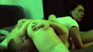 Naughty boy laps milf's juicy pussy till she explodes in real orgasm 👅💦😍