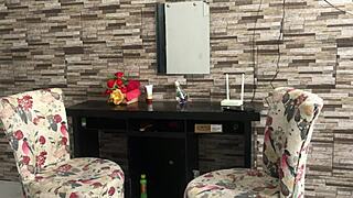 la hermanastra gime mientras la follo duro y me corro dos veces adentro