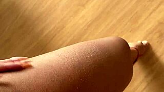 sunday gold pubes glow perfect naked vip tease melts hearts