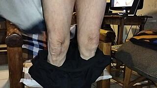 Naked Wanking Drives Me Wild!