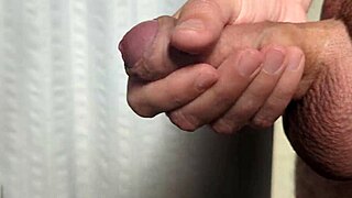 omg early morning solo cumshot closeup feels so good 😍💦