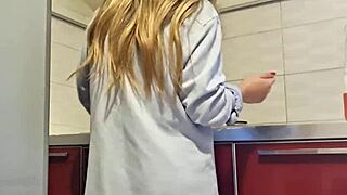 Hot Babe Cleans Stove Masturbating Tits Ass Natural Big Curves