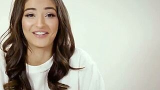 Petite Blonde Scarlett Sage Facesits Latina Emily Willis Shaved Pussy Lick