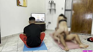 Yoga trainer fucks hot girlfriend in front of clueless bf