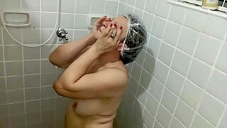 tava espiando a mãe do padrasto, deepthroat bbc ends in gagging orgasm