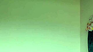 Ever Seen A Sexy BBW Milf Squirt Huge Like This Colombian Chorros De Leche Masturbation Queen?