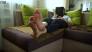 sexy teen amateur teases with bare wrinkled soles and dirty toes voyeur style