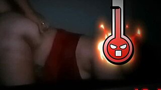 gordinha de quatro pro amante... olha esse rabo balançando enquanto ele mete forte