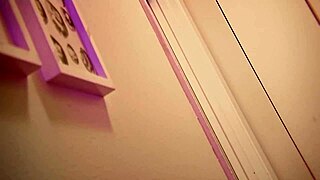 A guy pounds her pussy hard then she rides him wild 😈💦