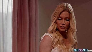 stepmommy's single now so let's lick pussies and kiss nonstop 😍💦