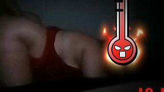 gordinha de quatro pro amante... olha esse rabo balançando enquanto ele mete forte