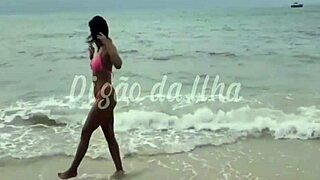 comi a desconhecida na praia com amigo bruno abate... curvy big ass bent over doggystyle outdoor