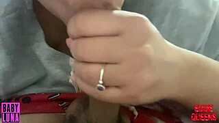 ella chupa verga al despertar tragandose toda lechita babyluna939 desayuno