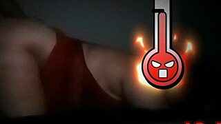 gordinha de quatro pro amante... olha esse rabo balançando enquanto ele mete forte