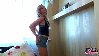 my 18yo ass pops in these tiny skinny jeans so damn good