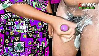 dikocokin kakak ipar pakai sabun close-up handjob cumshot 😜🧼💦