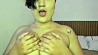 peek at my first solo shaved pussy finger tease... crave seconds?