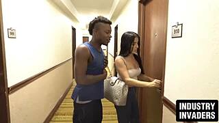 jessica jewels craves deepthroat facials as ultimate cockslut lover