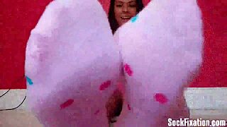 how cute are my feet in these sexy socks? perfect for footjob licking toes pov 😘👣