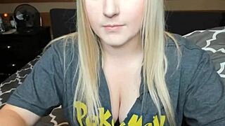 Big ass teen quivers in ecstasy fucking huge dildo on webcam