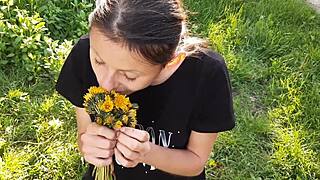 i gave neighbor flowers she gave back cunnilingus pussy lick till orgasm 😍💦