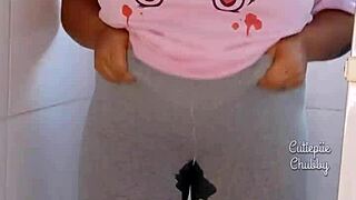ever notice how bbw ebony soaks her leggings peeing?