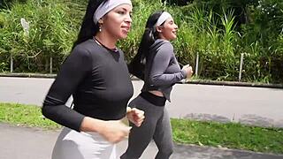 hey babe watch me take anal from my boyfriend to show my friend how it's done 🍑💦