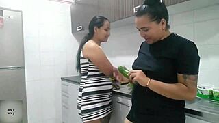 WOW THAT COLOMBIAN LESBIAN LICKS ASS WHILE MUTUAL MASTURBATING SO HOT!
