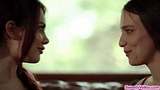 Brunette babe, facesit that hot redhead girlfriend now