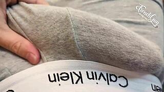 Obéis comme une bonne salope mec français fait de toi sa soumise insultes et deepthroat