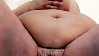 whoa im naked squirting so many times... cant stop