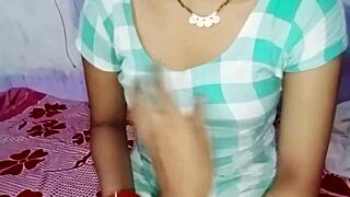 Cute Indian Bhabhi Stocks Up Then Fucks Driver Hardcore