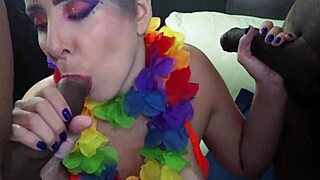 Blonde slut's carnaval DP threesome gapes prolapse?