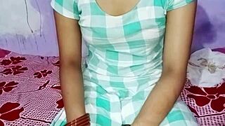 Cute Indian Bhabhi Stocks Up Then Fucks Driver Hardcore