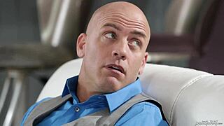 reena sky sneaks out on her husband