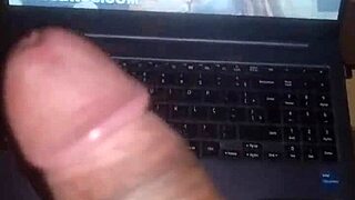 omg masturbating to that masseuse taking bbc... wish it was my monster cock 😩💦