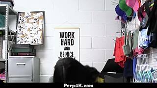 hey goldie glock and maya farrell what about sucking mall officers cock instead?