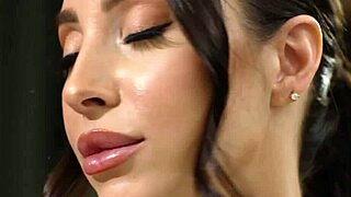 imagine charlotte sins and melissa stratton kissing at their fantasy wedding 