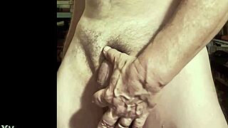 PICA GRANDE E GROSSA Pulsing Thick Cock Solo Stroke