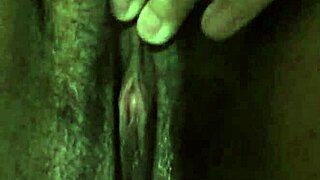 minha buceta virgem... olha como ta molhadinha ai 😩💦