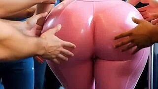 one chill day riding the bus with this athletic fitness babe 💪🚌 more on patreon!