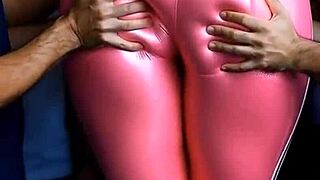 one chill day riding the bus with this athletic fitness babe 💪🚌 more on patreon!