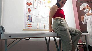 Ginecologista Fingers Ass Fucks Patient Pussy Hard