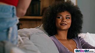 roommates devour milf psychic's pussy in lesbian frenzy