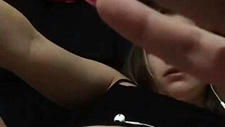 petite blonde teen's tight coño squirts in first casting