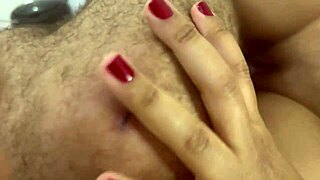 whitext rainha dos pezinhos teases with her perfect little feet