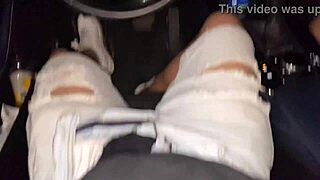 tragandome la verga a desconocido en carro publico 😜🍆💦