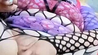 Marysubmissive Fingers Chubby Ass Legs in Softcore Solo Tease.