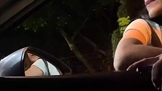 tragandome la verga a desconocido en carro publico 😜🍆💦
